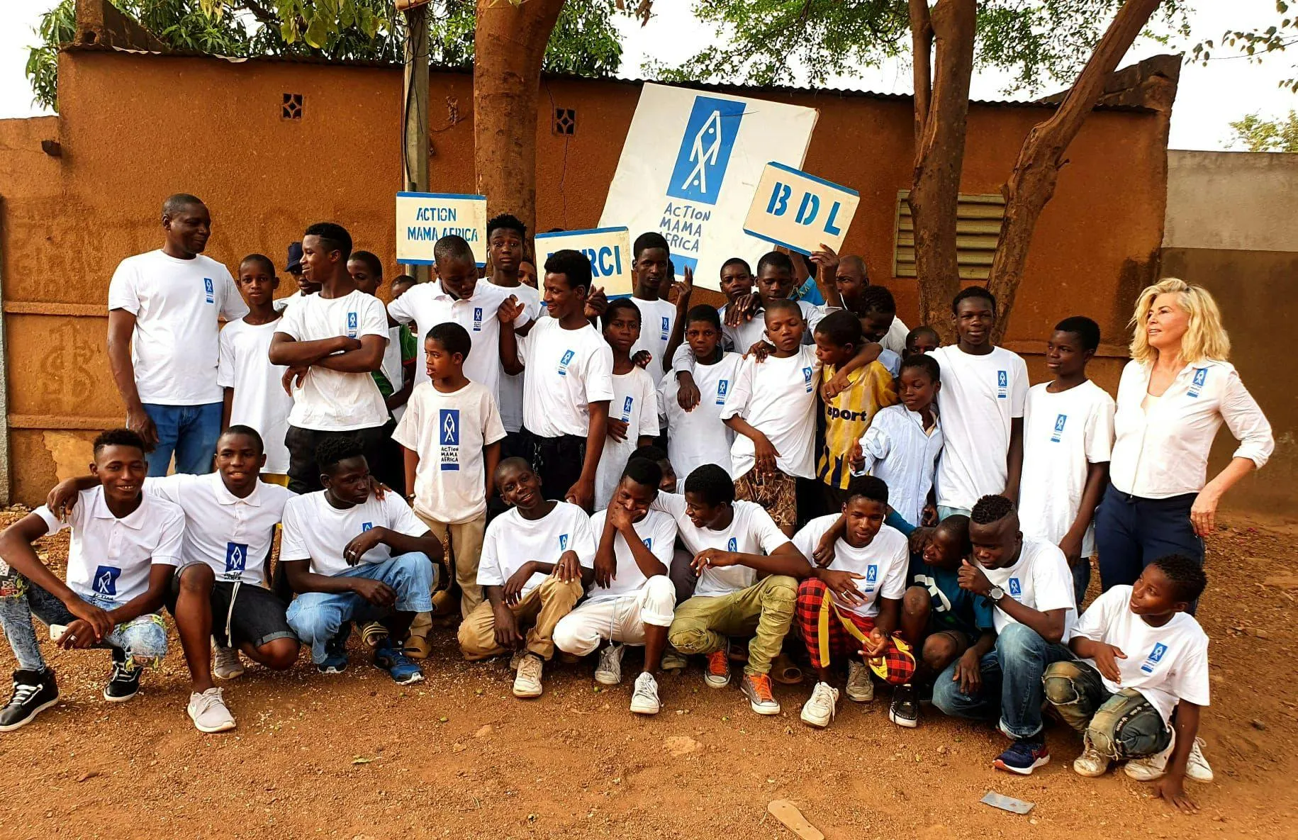 Action Mama Africa: chaussure au pied