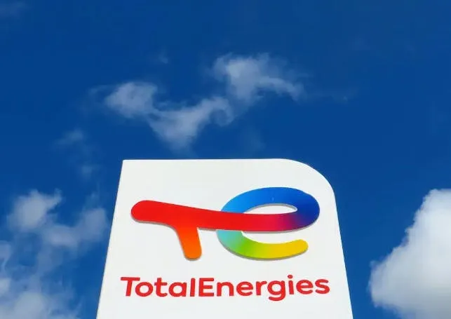 Pourquoi TotalEnergies réfléchit à quitter la Bourse de Paris ?
